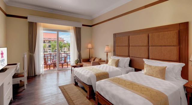 Номер Deluxe с видом на бассейн Sokha Siem Reap Resort & Convention Center