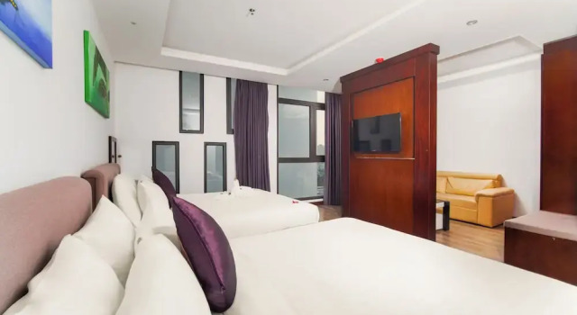 Suite Golden Sun Hotel & Apartment by New Sky