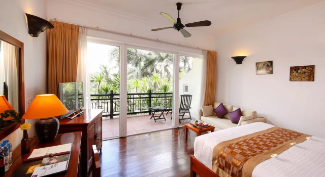 Двухместный номер Superior с балконом и с видом на реку Victoria Hoi An Beach Resort & Spa