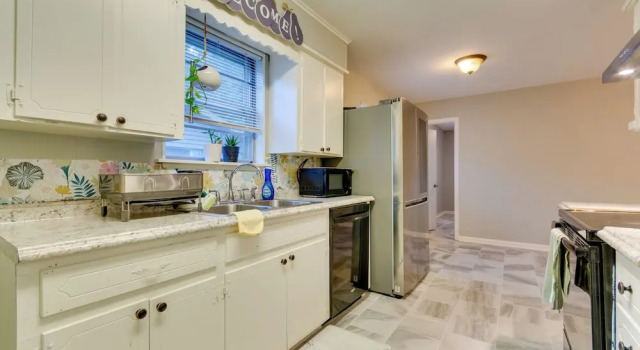 Коттедж Lovely Little Rock Home w/ Fire Pit & Yard!