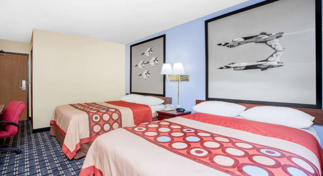 Четырёхместный номер Standard Super 8 by Wyndham Warner Robins