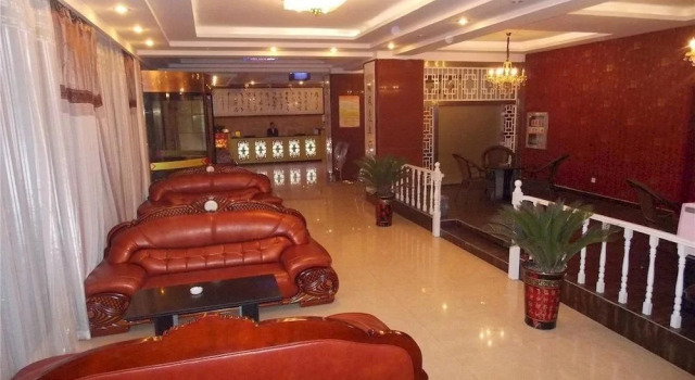 Bozhou Jiari Chuntian Hotel, Book Hotel Hotels in Bozhou with Parking, Parking