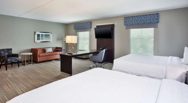 Четырёхместный люкс Hampton Inn & Suites Columbia/Southeast-Fort Jackson