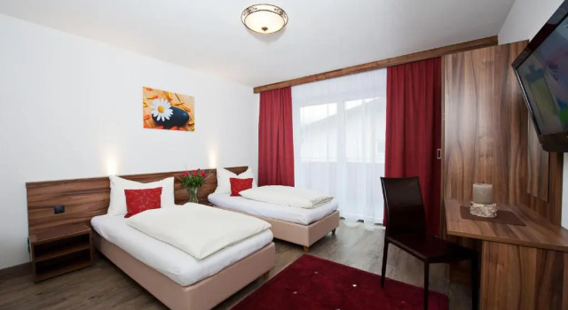 Café-Pension Margret, Забронировать Отель Цирль Karwendel