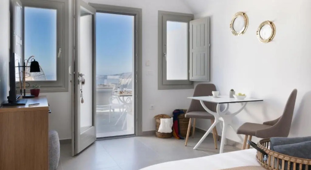 Люкс с видом на море Symphony Suites Santorini