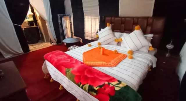 Camp Nomad, Rezervovat Hotel Hotely v Meknes-Tafilalet s parkováním, Parkování