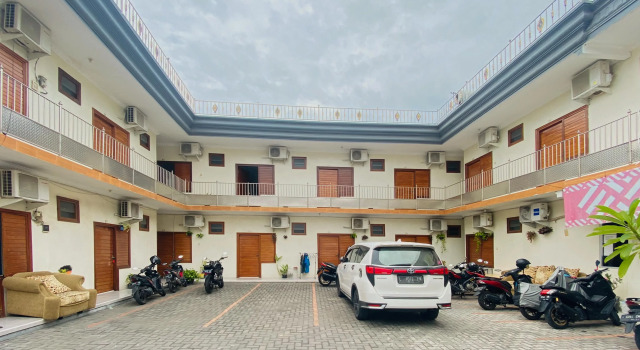RedDoorz Plus near Cito Mall Surabaya