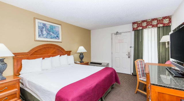 Двухместный номер Standard Days Inn by Wyndham West Des Moines - Clive