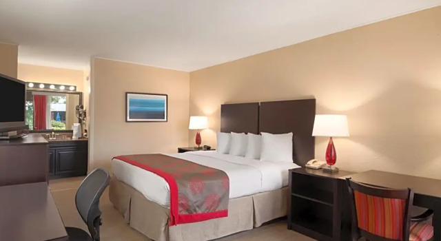 Двухместный номер Standard Ramada Inn of Naples
