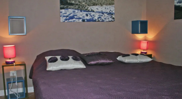 Detached Villa Situated Between the Vineyards and Views of the Mont Ventoux