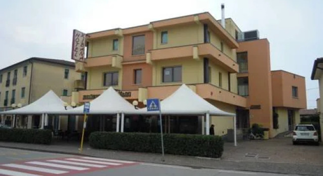 Hotel Xibana, Забронировать Отель Трибано Венеция
