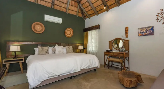 Двухместное шале Superior Mziki Safari Lodge