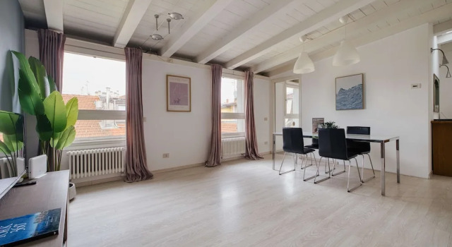 Bright Flat in the Heart of Porta Venezia, Book Apartment Milan Lombardy