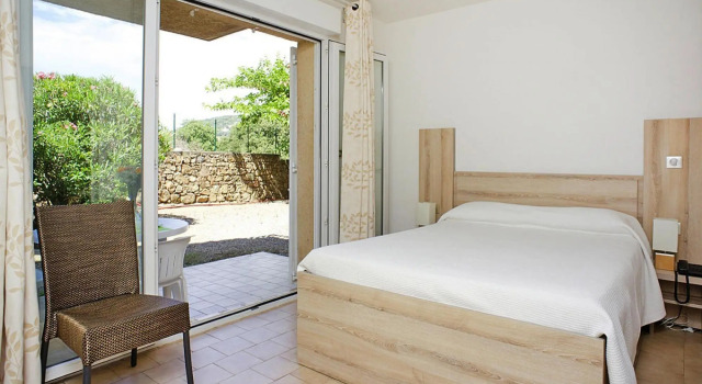 Res. Le Vieux Moulin Ile Rousse, Apartment for 4 Pers, Varaa Huoneisto LʼÎle-Rousse 