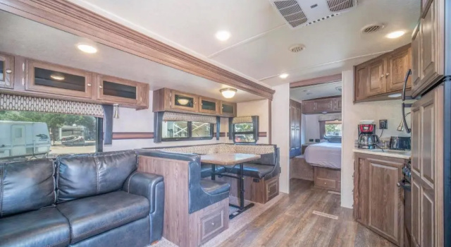 Апартаменты Outdoor Experience Glamping Trailer OK36