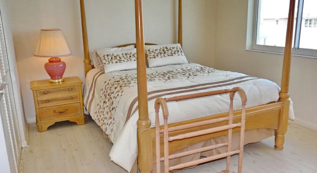 Top Floor Beachfront Condo With Ocean Views/pool/spa, Забронировать Отель Отели в центре Марко-Айленд, в центре, Парковка