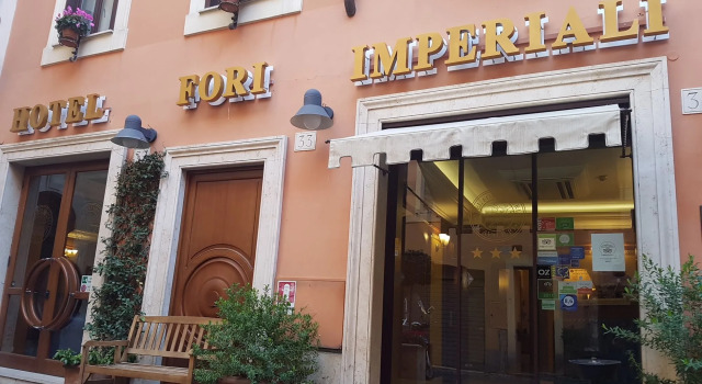 Hotel Fori Imperiali, Prenota Hotel Rione Monti Roma, vicino a Chiesa di Santa Prisca