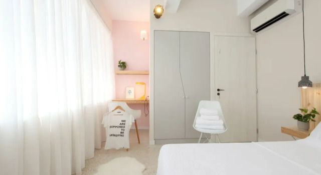 The Marble Suites, PLAKA