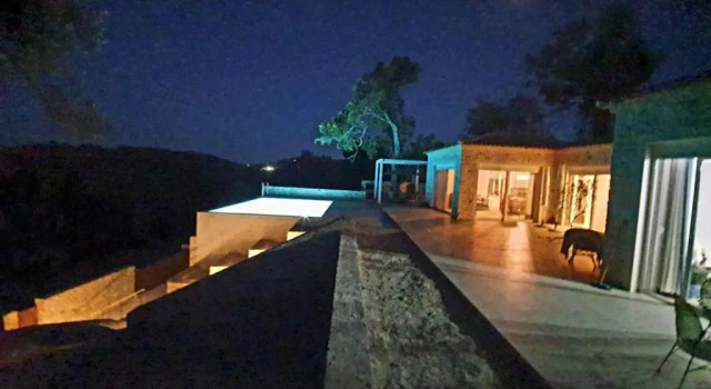 Коттедж Villasleeps10-garden-freeparking-pool-ac