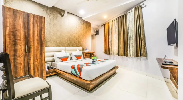 Hotel Rock On by OYO Rooms, Забронировать Отель Гвалиор штат Мадхья-Прадеш