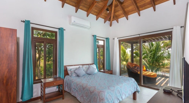 Prestigious Casa Atlas Home with Private Pool and Grill by Redawning, 预订 酒店 罗阿坦 露丹