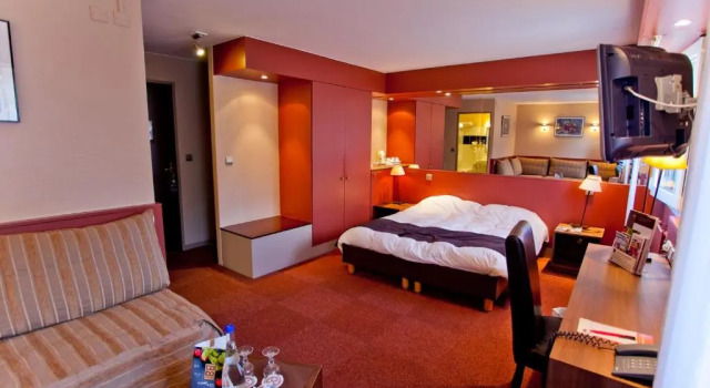 Полулюкс The Originals City Complexe Ascotel Lille Métropole