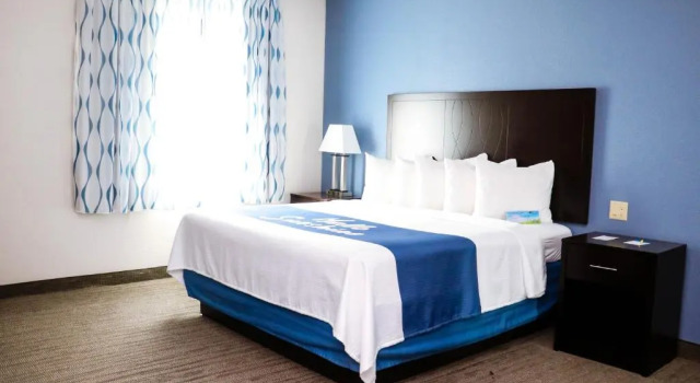 Camera Standard Days Inn by Wyndham Bryan