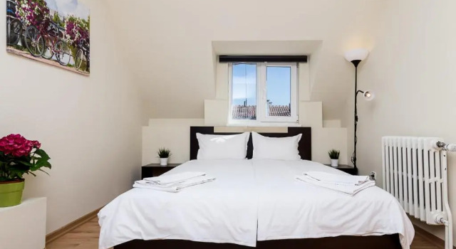 Трёхместный номер Standard с балконом Family Hotel Madrid