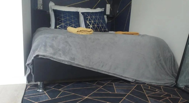Апартаменты Les Volets Bleus - Au Calme avec petit Jardin et Patio - 3 appartements
