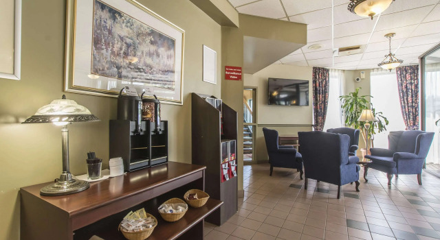 Quality Hotel & Suites, Buchen Sie Hotel Sherbrooke Eastern Townships