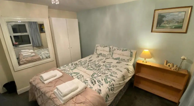 Prince Cottage, Забронировать Дом для отпуска Колчестер Эссекс, рядом с Железнодорожный вокзал Колчестера