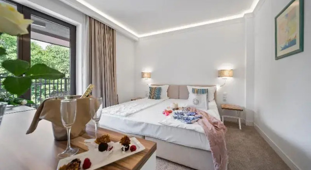Одноместный номер Standard с балконом и с видом на парк HVD Nympha Hotel