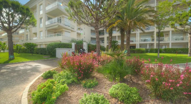 IMMOGROOM - Sea view - Terrace- Swimming-Pool - 1 min from the beach