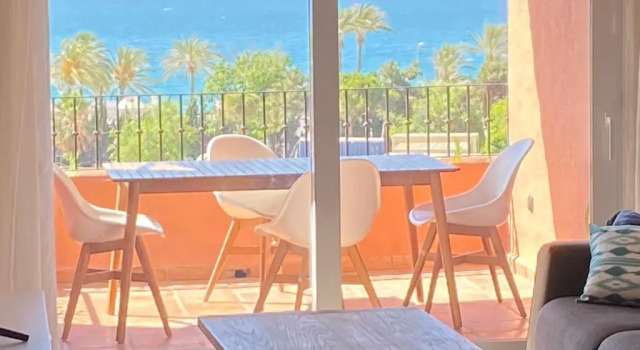 Апартаменты с 2 комнатами Beautiful Penthouse apartment on Golden mile, near beach