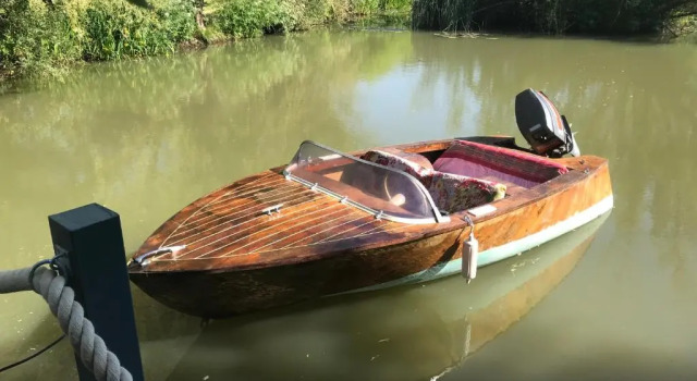 Коттедж Gorgeous Bruton Chic Lakeside Boat House.