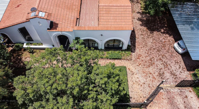 Chic Midtown Studio-1 Bed-solar-pool-fibre-samrand, Boek Appartement Midrand 