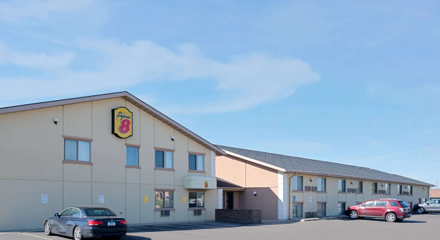 Super 8 by Wyndham Marshall MN, Varaa Mini-hotelli Hotellit Minnesota pysäköinnillä, Pysäköinti