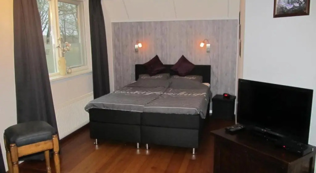 Bed & Breakfast "Bij de Trekgaten", breakfast optioneel, Buchen Sie Hotel Hoogeveen 