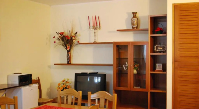 Apartment 2 Schlafzimmer Villa Flora