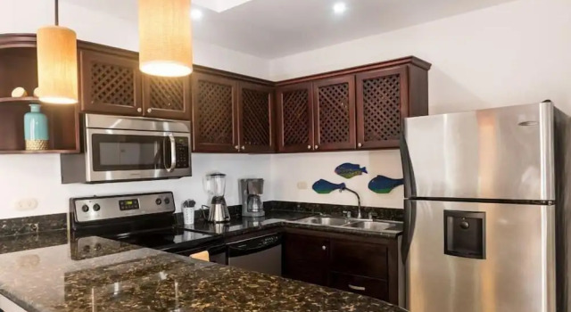 Номер Standard Цокольный этаж с балконом Newly Remodeled Ground Floor Sea Side Apartment