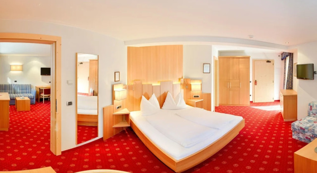 Четырёхместный номер Standard с 2 комнатами с балконом Granpanorama Hotel StephansHof