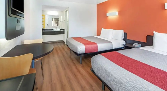 Номер Premium Motel 6-Thousand Oaks, CA