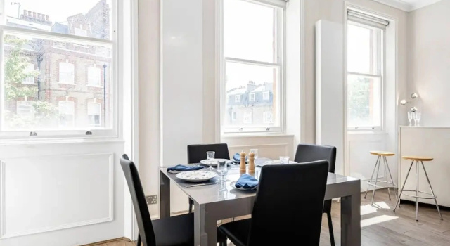 Коттедж Stylish Kensington Home Next To Earl s Court