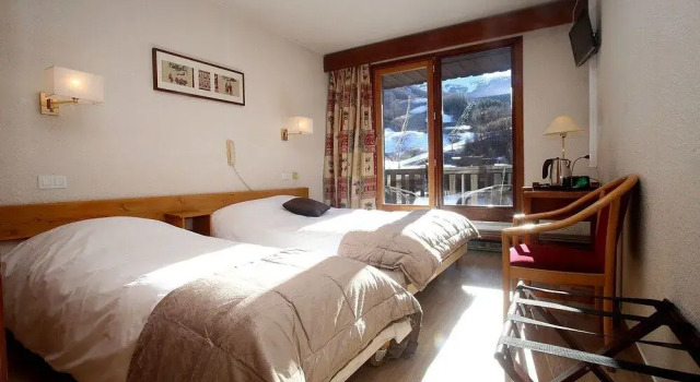 Hôtel LEscale Blanche, Забронировать Отель Лез-Ор Hautes-Alpes