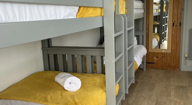 Четырёхместный номер Standard Elemental Surf Lodge