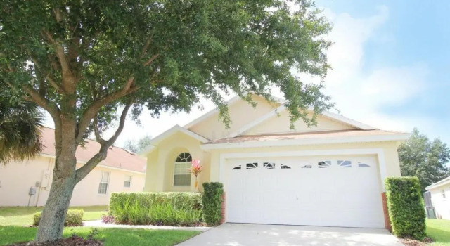 Cozy vacation home near to Disney 2619, Book Hotel Hoteller i Four Corners med pool, Swimmingpool