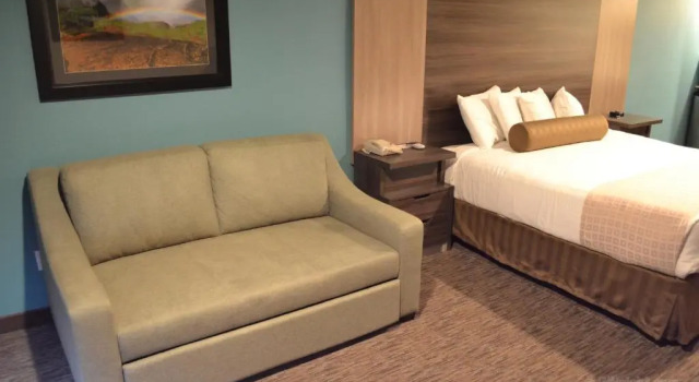 Люкс с балконом Yosemite Southgate Hotel & Suites