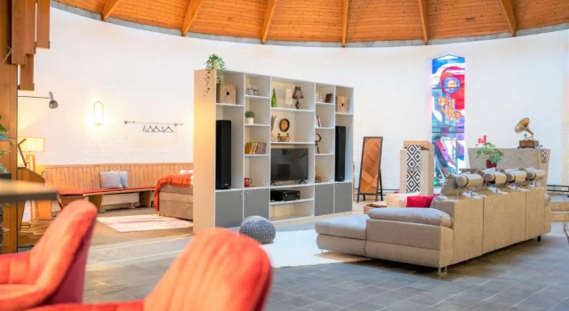 dreamcation - Ehemalige KIRCHE mit Haus bis 26 Personen, 3D-Tour, Garten, Terrasse, BBQ