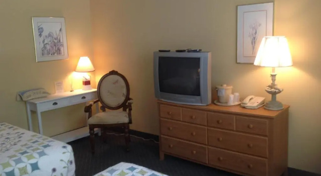 Четырёхместный номер Standard Harkness Brook Inn