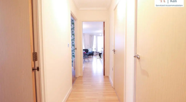 Апартаменты GREAT VALUE, 2 Bedroom Penthouse Apt at Angel & Ken Serviced Accommodation Woking